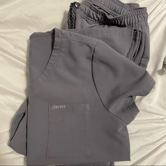 JAANUU GRAY SCRUBS SET - Picture 2 of 4
